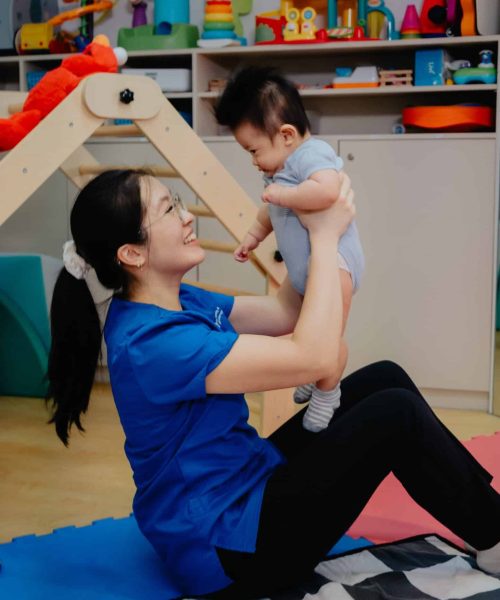 Baby developmental milestone assessment - paediatric physiotherapy with paediatric physiotherapist